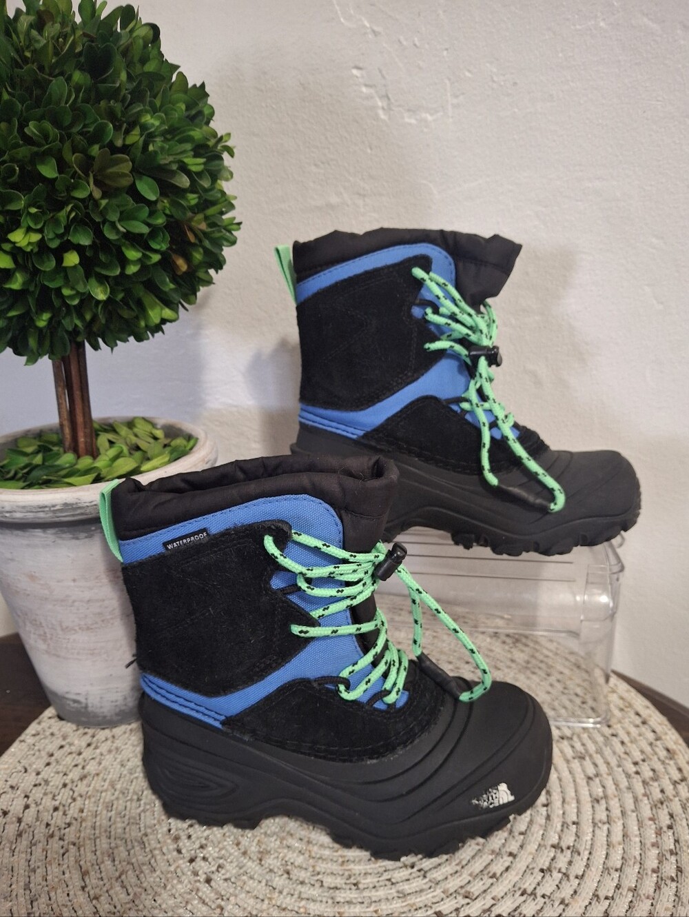 The North Face Kids Snow Boots Size 12.